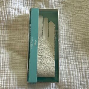 NEW!!!🧊 Icing White Lace Gloves 🔔